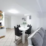 T&K Apartments - Dusseldorf - 2 Rooms - Ground Floor