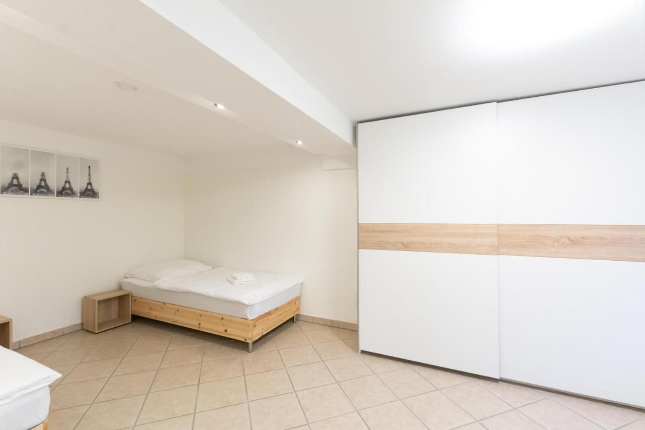 T&k - - 2 - Ground Floor *